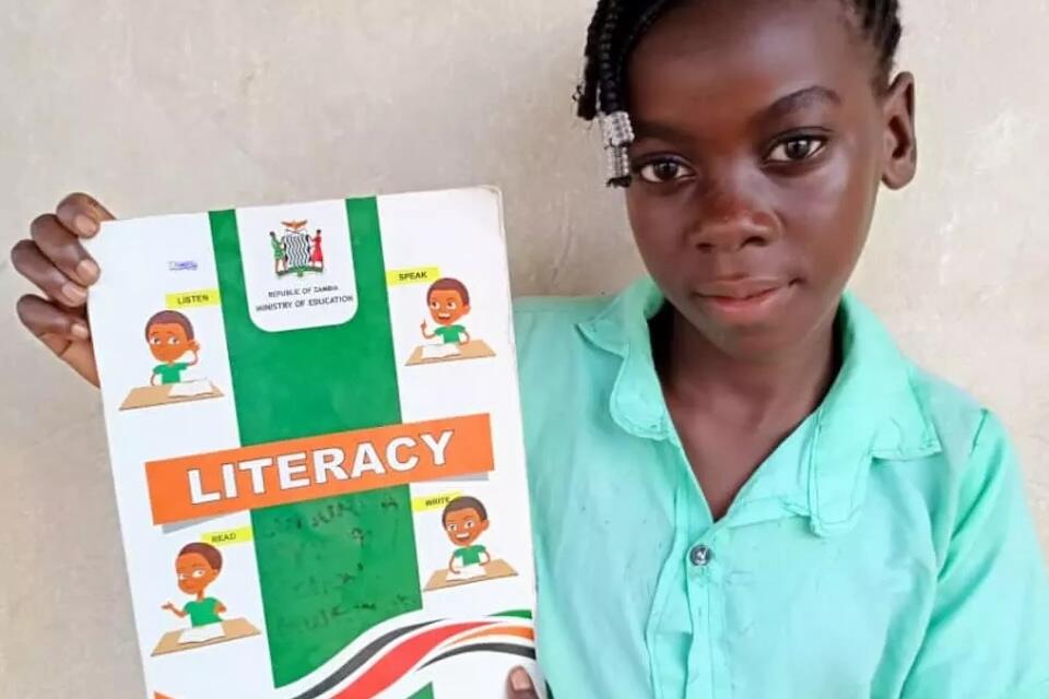 Dyness, a 5th grade student in Luapula province, northern Zambia, has made great strides in literacy and numeracy thanks to a UNICEF and partner-supported catch-up learning program.