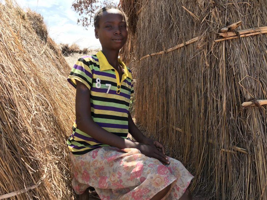 Manda, 17, is an unaccompanied minor who saw her parents killed in Tanganyika. Now she lives in Katanika 2, a refugee camp near Kalemie. 