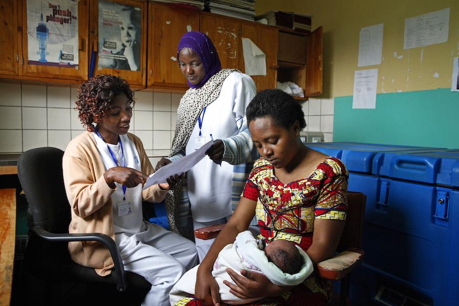 In 2008, Zonta helped support UNICEF's work providing health care, prenatal and obstetrical services, reproductive health programs, nutritional support, psychosocial support and income-generating activities to HIV-positive mothers in Rwanda.