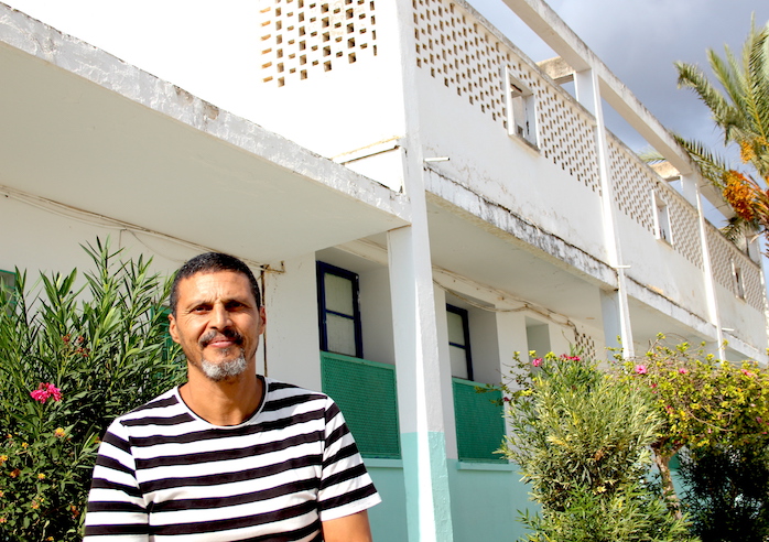 Elyes Abdennabi, a science and social studies teacher at UNICFE-supported Zaouaouine Primary School in Tunisia.
