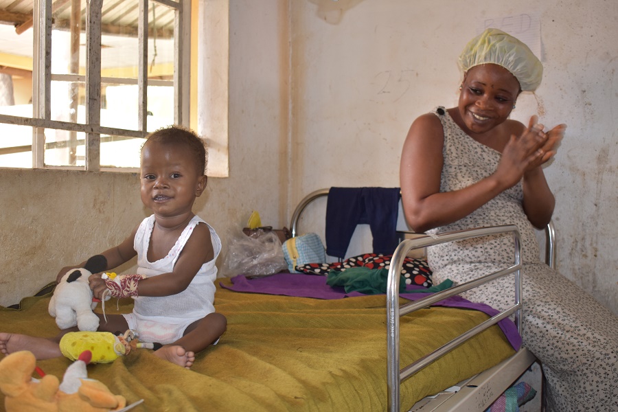 Momo and Aisha. Makeni Government Hospital. UNICEF Sierra Leone. 