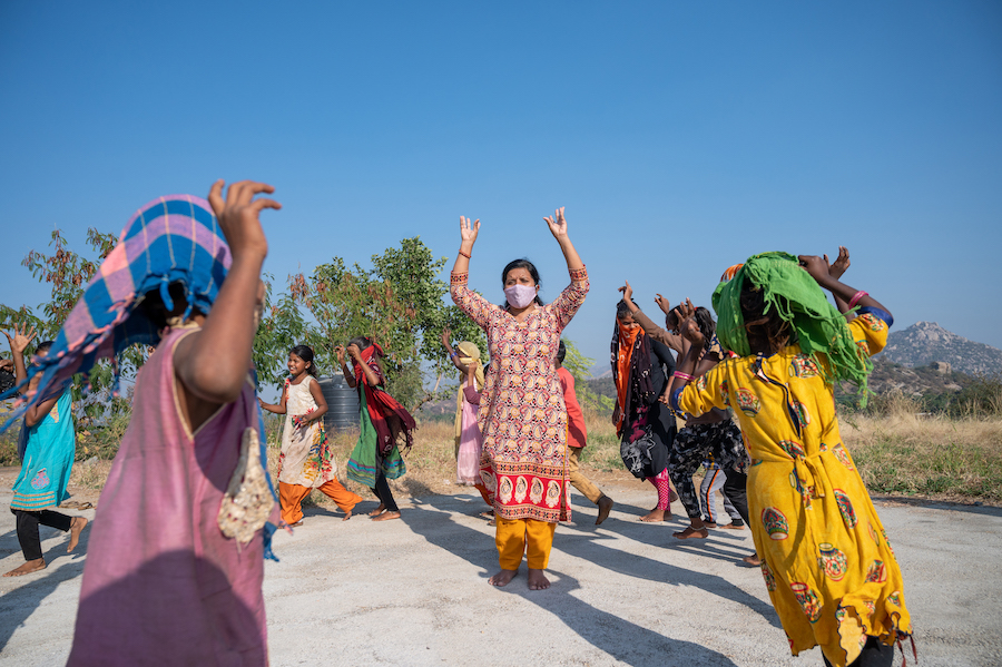 A UNICEF psychosocial support engagement coordinator organizes a fun activity with children in need in Gujarat, India. A UNICEF psychosocial support engagement coordinator organizes a fun activity with children in need in Gujarat, India.