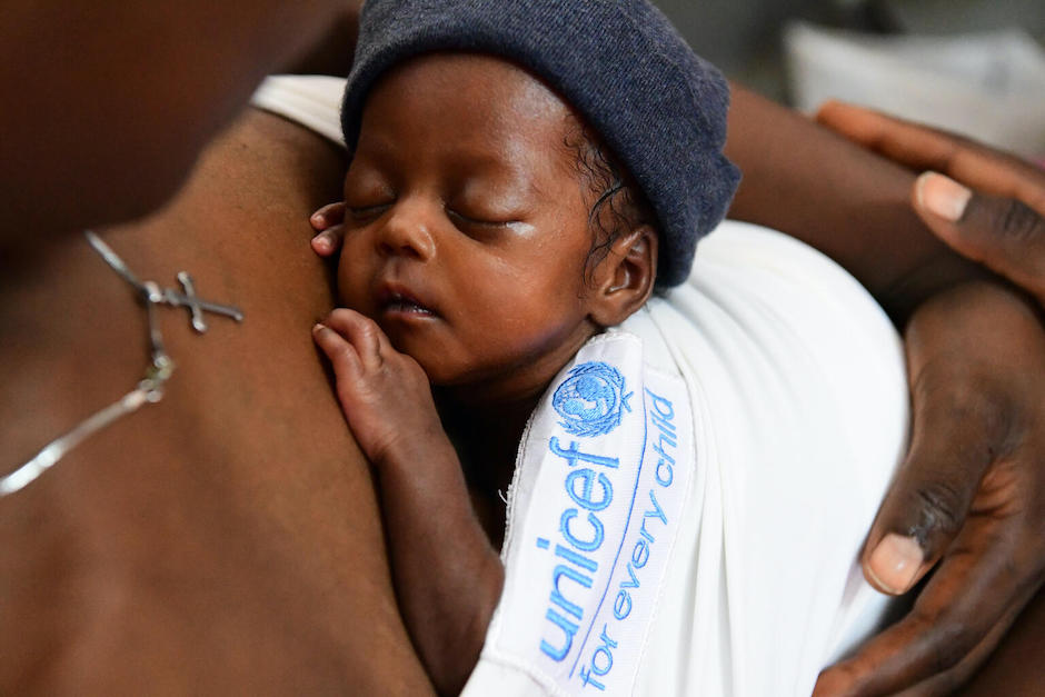UNICEF promotes "kangaroo care" and other lifesaving practices to improve newborn survival.