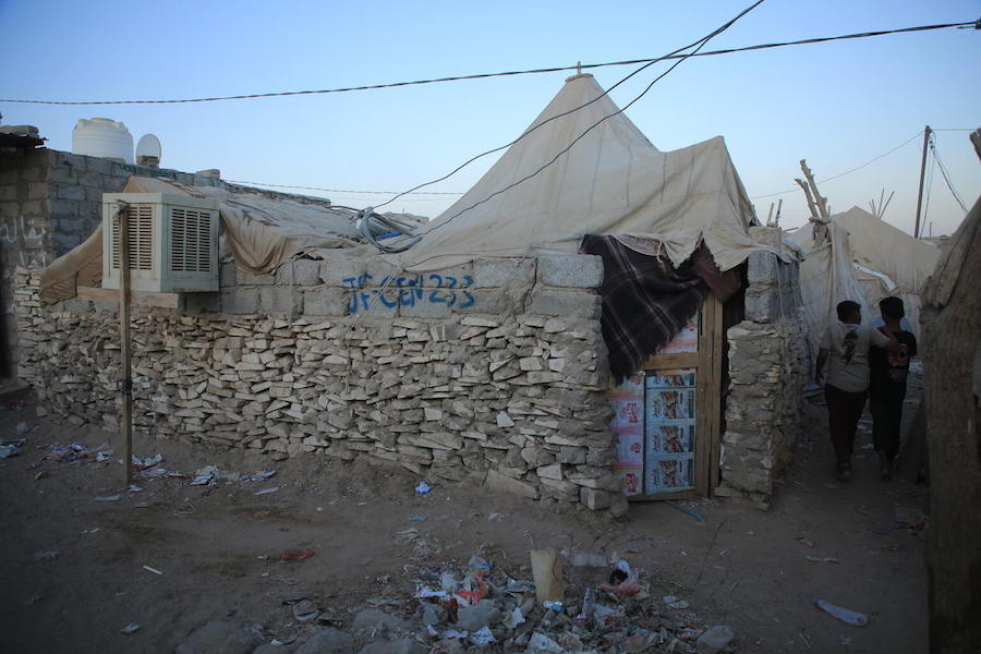 A shelter, home to a family of 6, in a camp for internally displaced families in Yemen's Marib governorate. 