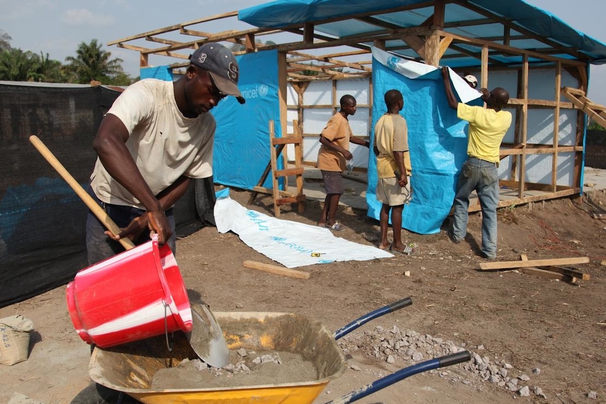 In Foya isolation facility, the epicenter of the outbreak in Liberia, additional units are being constructed by community members to accommodate the rising number of infected persons on April 26, 2