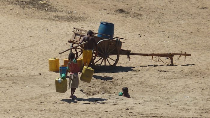 In Madagascar, children and families continue to face considerable challenges and constraints as the island nation slowly emerges from a protracted and debilitating political crisis and the ensuing economic decline. 