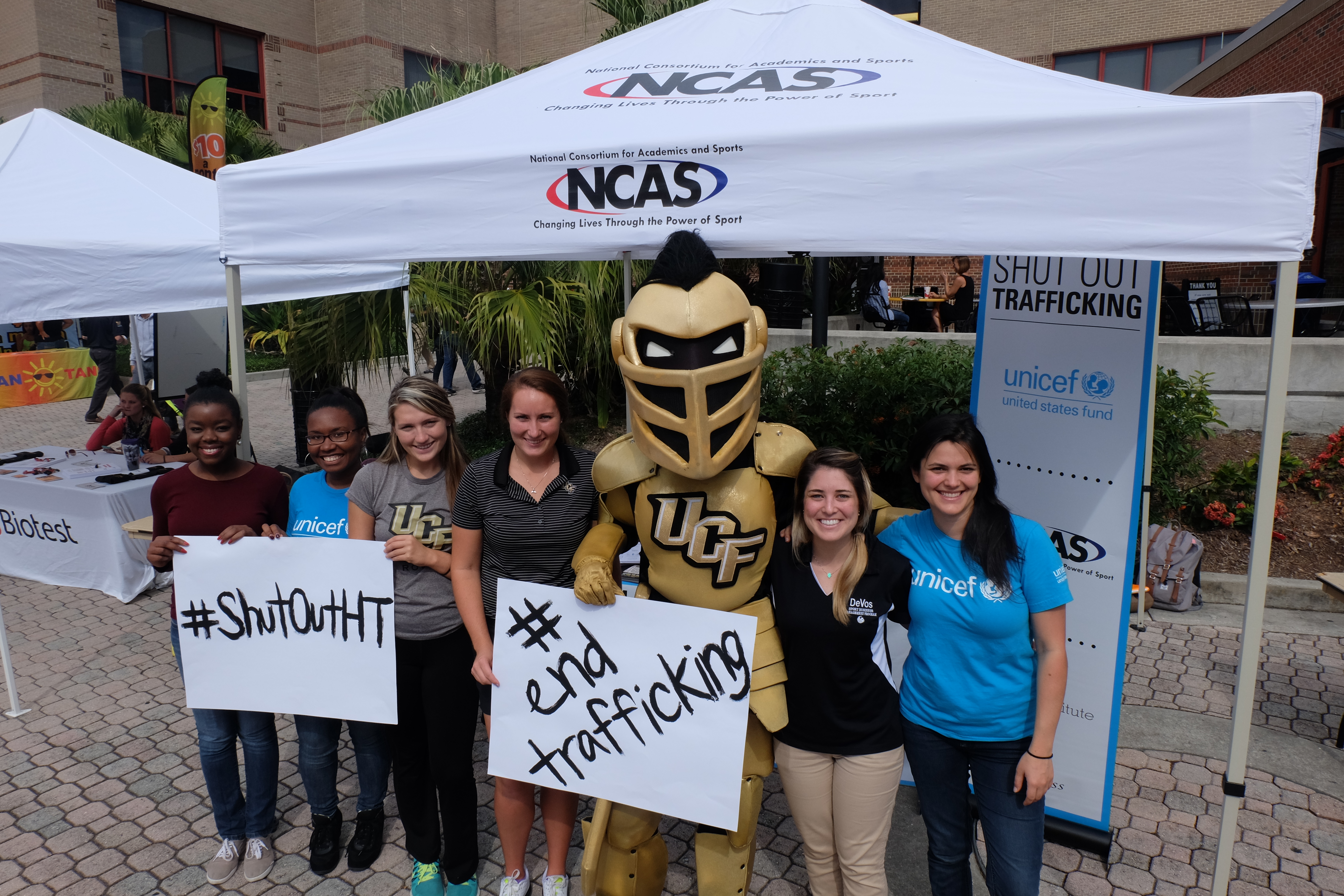 Shut Out Trafficking Volunteers at UCF pose with Knightro