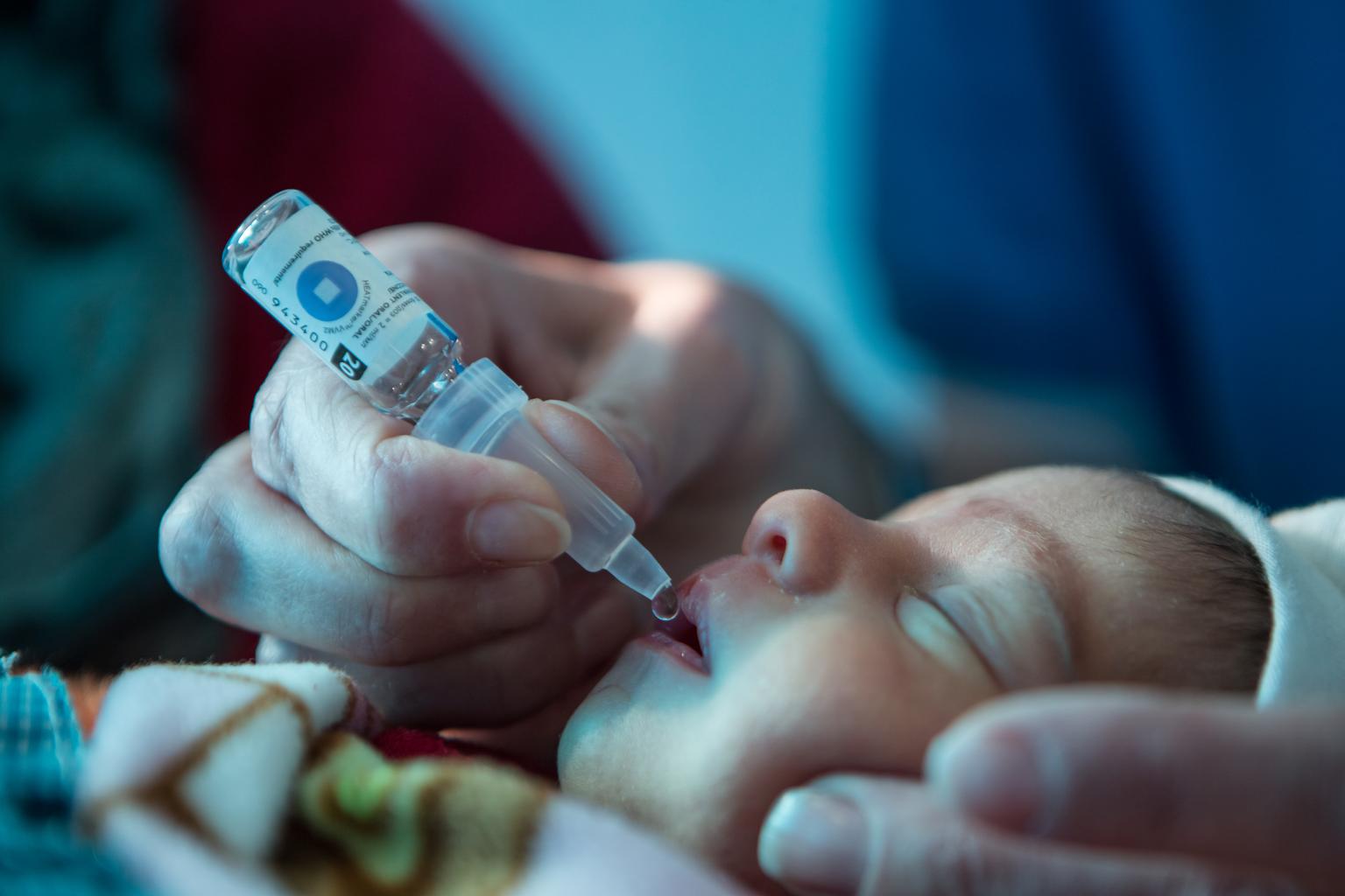 Polio vaccine Iraq