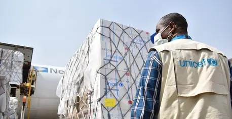 On 16 April 2020 in Nigeria, UNICEF received a delivery of vital health supplies to support the fight against the COVID-19 pandemic via a flight funded by the Maersk Division APM Terminals. The supplies include 10,000 test kits, 15 oxygen concentrators, personal protective equipment (PPE), vaccines, emergency health kits and other vital health supplies, which will support the Government’s COVID-19 Response Plan and UNICEF work in support of children and families in Nigeria.