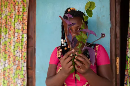 Sixteen-year-old refugee from CAR at the transit center in Ngazamba, North-Ubangi, DR Congo.