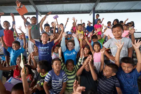UNICEF Ambassador Laurie Hernandez meets children in Lajas Blancas, Panama.