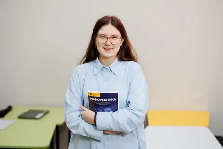 Nadejda, a 16-year-old Ukranian refugee, at her ECW-supported EDUTech lab in Moldova.