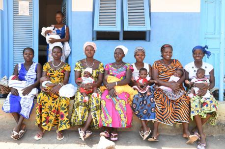 Mothers and newborns at the UNICEF-supported maternity healthy center in the village of Nassian in Côte d'Ivoire. 