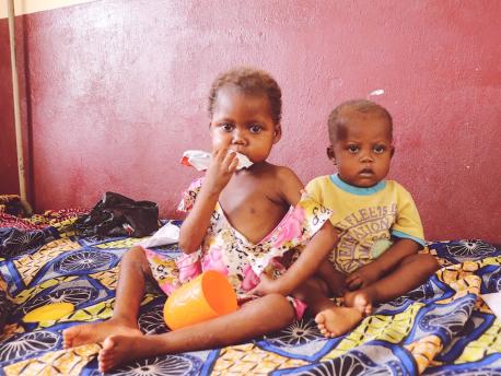 Ma Jolie (left), 6 years, is being treated for severe acute malnutrition at a UNICEF-supported hospital in Central African Republic. 