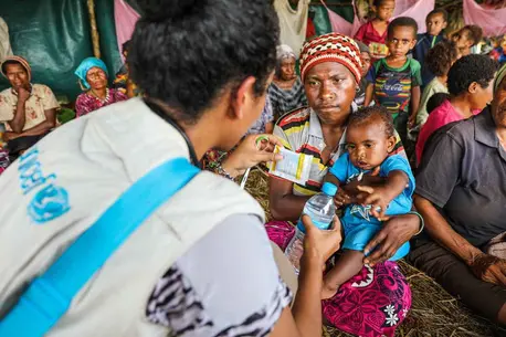 UNICEF Distributes Food and Water