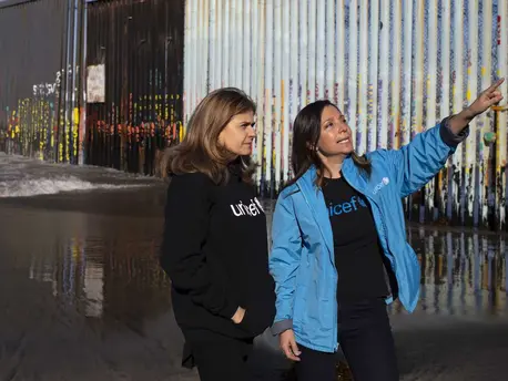 Paloma Escudero, UNICEF Director of Communication visits the border wall with Karla Gallo, UNICEF Mexico Child Protection Officer in Tijuana, Mexico on February 22, 2019. Paloma Escudero, UNICEF Director of Communication visits the border wall with Karla Gallo, UNICEF Mexico Child Protection Officer in Tijuana, Mexico on February 22, 2019.