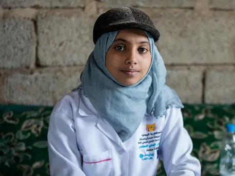 Nineteen-year-old Afrah is a UNICEF-supported community health worker in Yemen. Nineteen-year-old Afrah is a UNICEF-supported community health worker in Yemen.