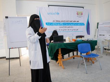 At a UNICEF-supported midwife training program in Dhamar City in southwestern Yemen, participants strengthen their skills and knowledge of preparation for childbirth, the resuscitation and care of newborns, the importance of handwashing and the basics of 