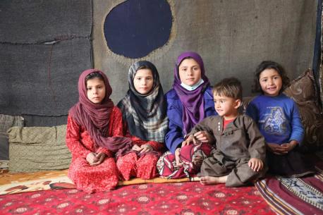 Zakat donations to UNICEF this Ramadan will help provide families in Afghanistan the lifesaving supplies they desperately need. 
