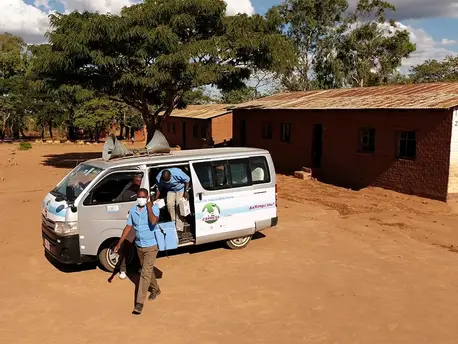In Malawi, UNICEF mobile vaccination vans deliver lifesaving COVID-19 vaccines and information to people living in hard-to-reach rural areas. In Malawi, UNICEF mobile vaccination vans deliver lifesaving COVID-19 vaccines and information to people living in hard-to-reach rural areas.
