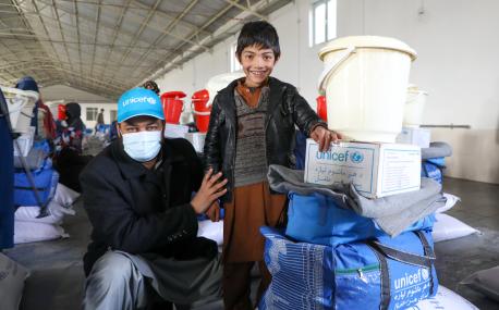 Winter kits from UNICEF arrive for vulnerable children in Kabul in January 2022.