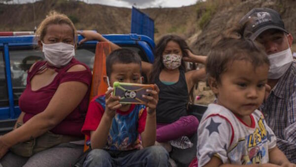 HELP MIGRANT CHILDREN FLEEING VIOLENCE AND POVERTY READ MORE
