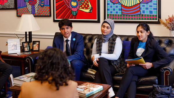 UNICEF USA National Youth Council members visit the White House. 