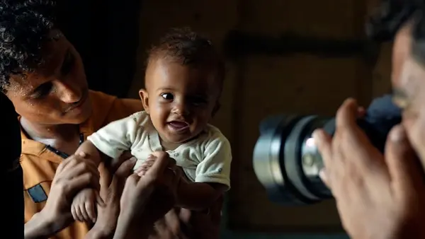 A photographer chronicles UNICEF's work to treat babies suffering from malnutrition in Yemen.