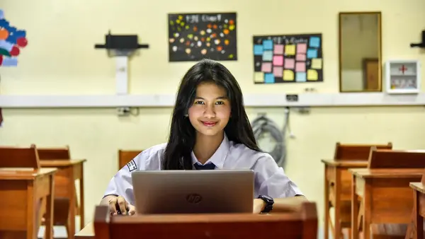 - [ ] A 14-year-old student practices her coding skills at her junior high school in East Jakarta, Indonesia. 