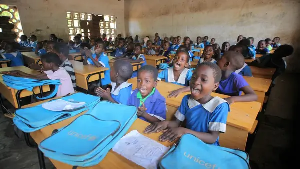 Lawrene O'Donnell and UNICEF USA's KIND Fund gives Malawi kids desks