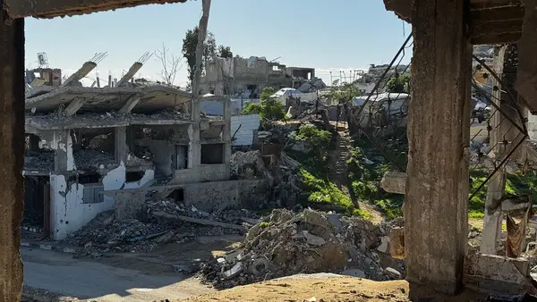  Damaged buildings and rubble in Al Manshiya camp, Beit Lahia, North Gaza.