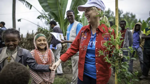 CAROL HAMILTON WITH UNICEF