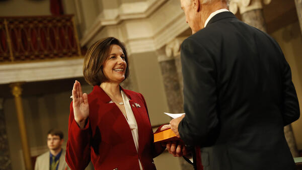 Swearing in Sen. Cortez-Masto (D-NV) 
