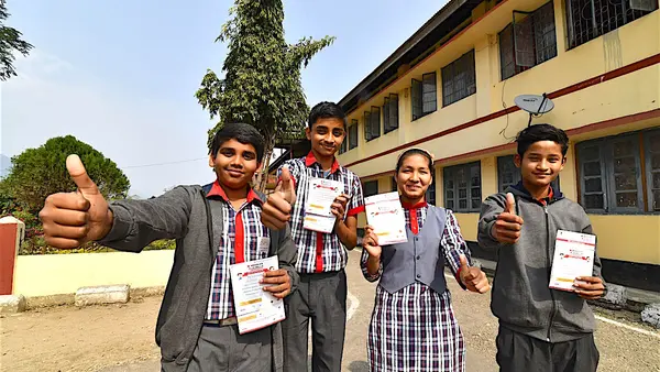 During one of the world’s largest mass immunization campaigns, spearheaded by UNICEF and partners, students in India show their proof of measles/rubella vaccination.