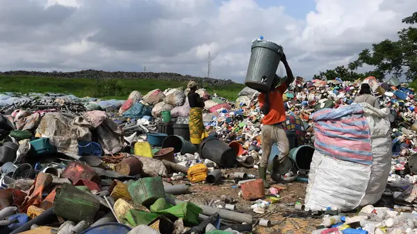 unicef, conceptos plasticos, cote d'ivoire, recycling, plastic bricks, education, social business