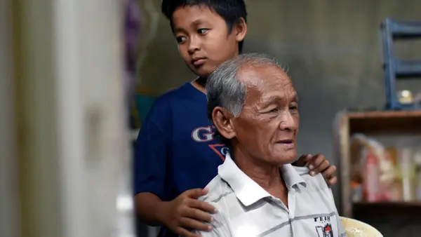 Rivaldi, 13, was missing for three days after an earthquake and tsunami hit Central Sulawesi, Indonesia in September 2018. UNICEF Indonesia helped reunite him with his father, Pak Bakir.