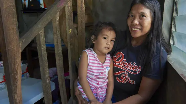 In the Philippines, Shirly Mendez, 41, was afraid to vaccinate her youngest child until a UNICEF-supported public health campaign persuaded her of the importance of immunization. 