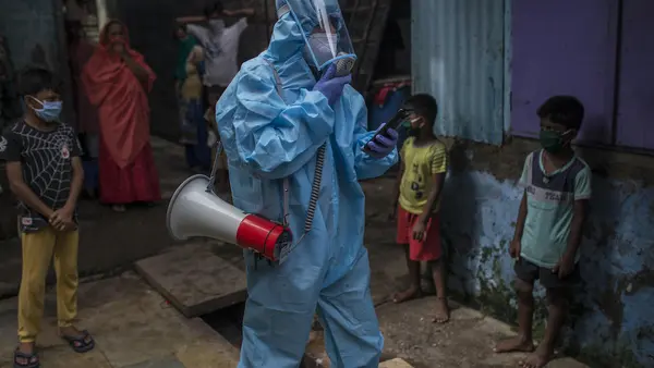 A coordinator for UNICEF’s COVID-19 awareness program on the job in M-East ward-Chembur, Mumbai, India, June 16, 2020.