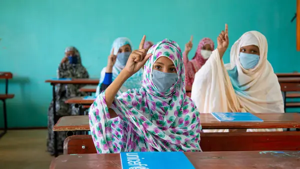 After several months of school closures due to coronavirus, Mauritanian students in their final year of elementary school were able to take their exams with preventive measures in place, including mask wearing and a limited number of students per table.