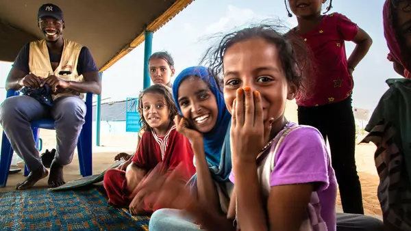 Malian girls attend UNICEF-supported after-school activities in the Mberra refugee camp in Mauritania.