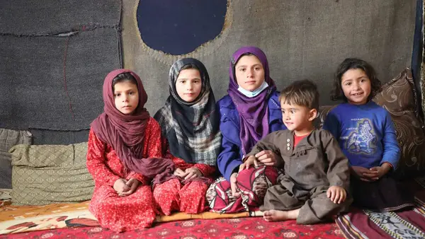 Zakat donations to UNICEF this Ramadan will help provide families in Afghanistan the lifesaving supplies they desperately need. 