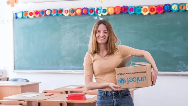 Teacher Anastasiia Konovalova fled the war in Ukraine and started a primary school for Ukrainian refugee children in Bucharest, Romania, with support from the Ministry of Education and UNICEF. 