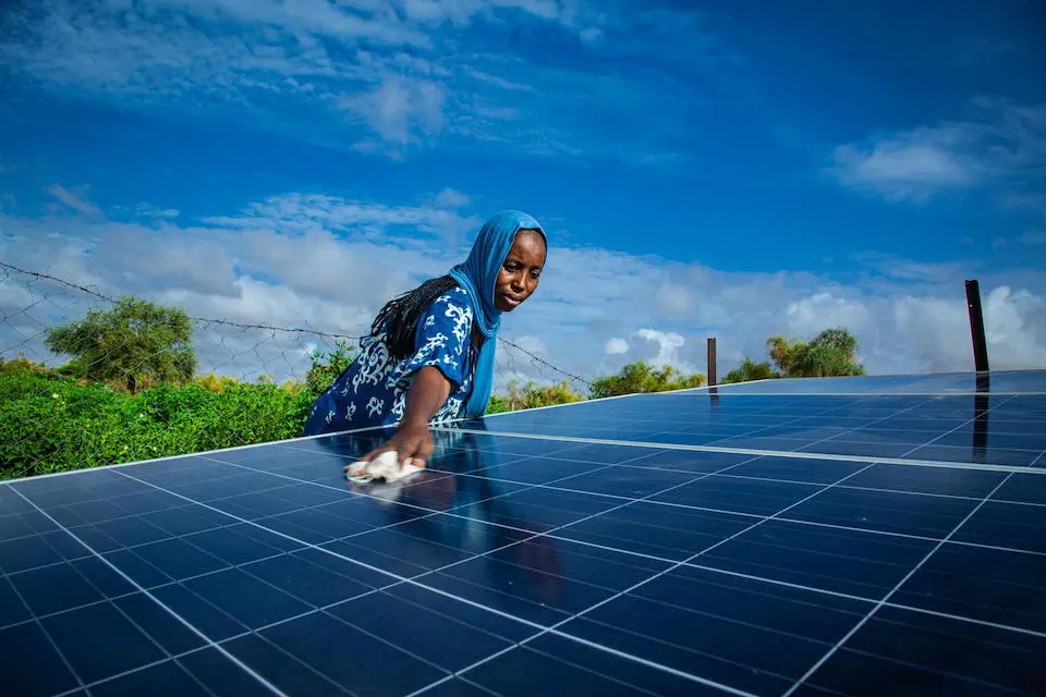 In the Fulani village of Hore Mondji, located in southern Mauritania on the banks of the Senegal River, a women's cooperative uses solar energy to operate the borehole that supplies water to the market garden — a project piloted by UNICEF in partnership with local authorities.