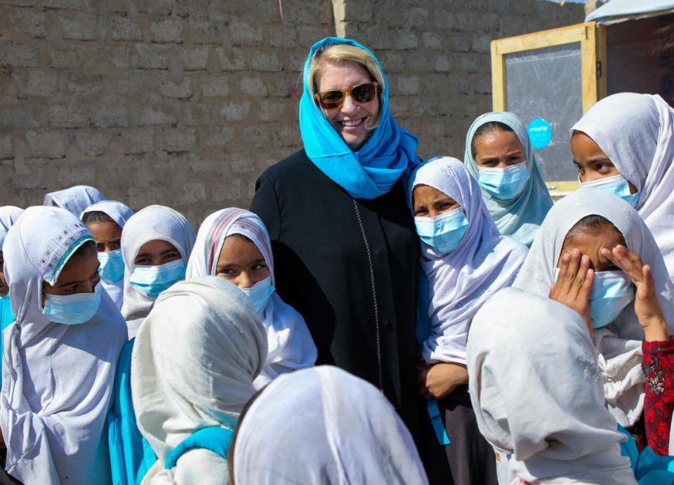 On Feb. 24, 2022 in Afghanistan, UNICEF Executive Director Catherine Russell visited with girls at a UNICEF-supported community-based school in Kandahar’s Dand District.