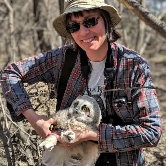 Karla Bloem holding an Owl