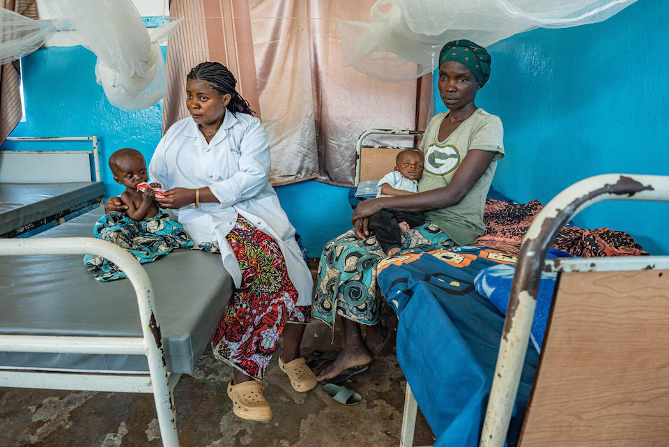 Two young children being treated for severe acute malnutrition in a UNICEF-supported health facility in South Kivu, DRC. 