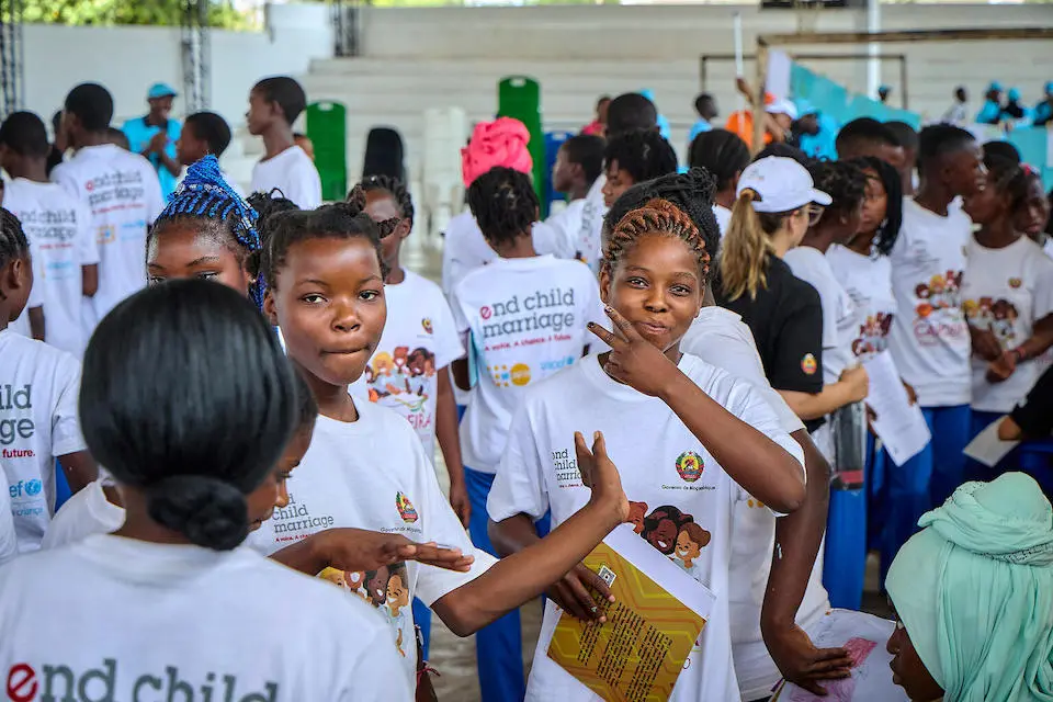 In Mozambique, the UNFPA-UNICEF Global Programme to End Child Marriage (GPECM) targets six districts in Nampula and Zambezia provinces, emphasizing community engagement, enhancing girls' access to quality education and health services, which empowers them with information and skills, and offering alternatives to early marriage through creation of livelihood opportunities.