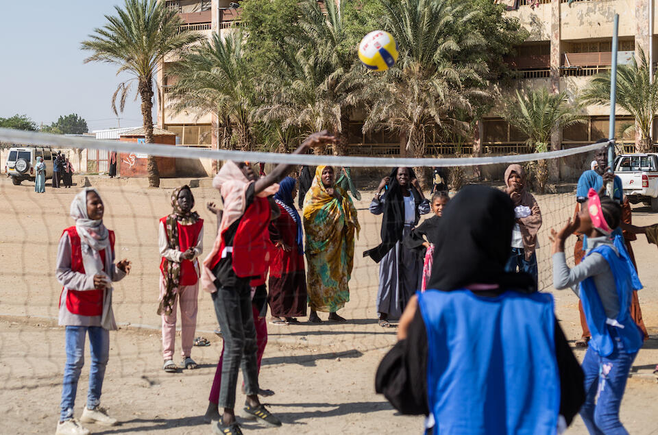 Girls play volleyball at the UNICEF-supported Makanna safe space in Kosti, White Nile State, Sudan.