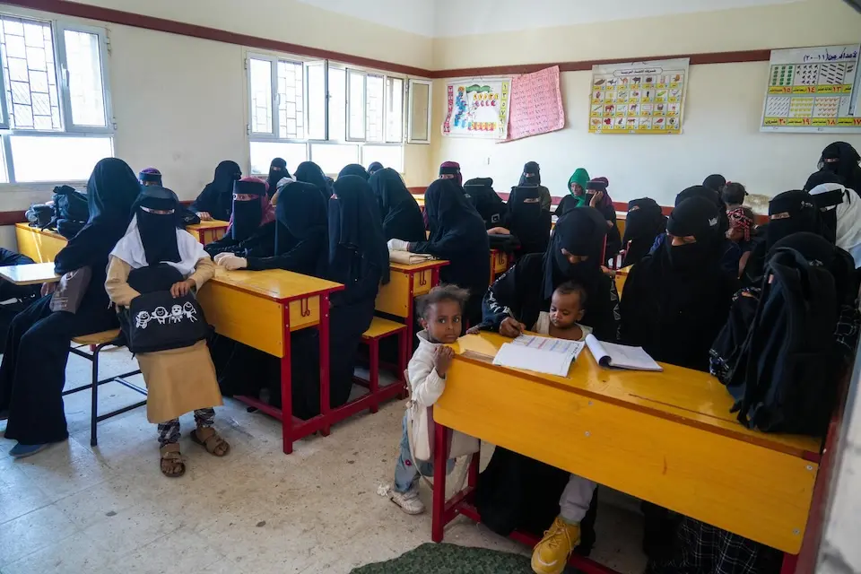 UNICEF-supported literacy and numeracy classes serve out-of-school teens in Taizz, Yemen.