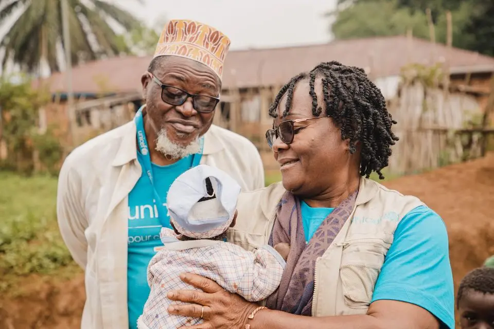 UNICEF workers launch the polio immunization campaign in DR Congo